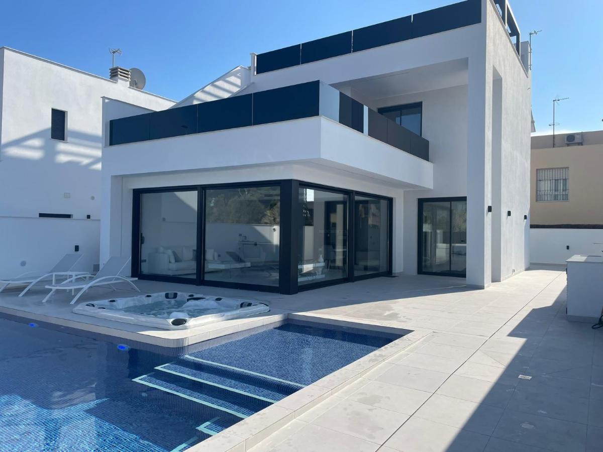 Villa Adela *